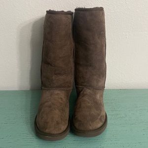 Brown UGGS Size 8